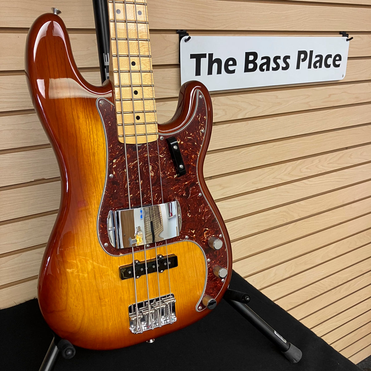 Fender Custom Shop 59 P Bass Special - New Old Stock - Honey Burst - 8.8 lbs - Serial #R147764