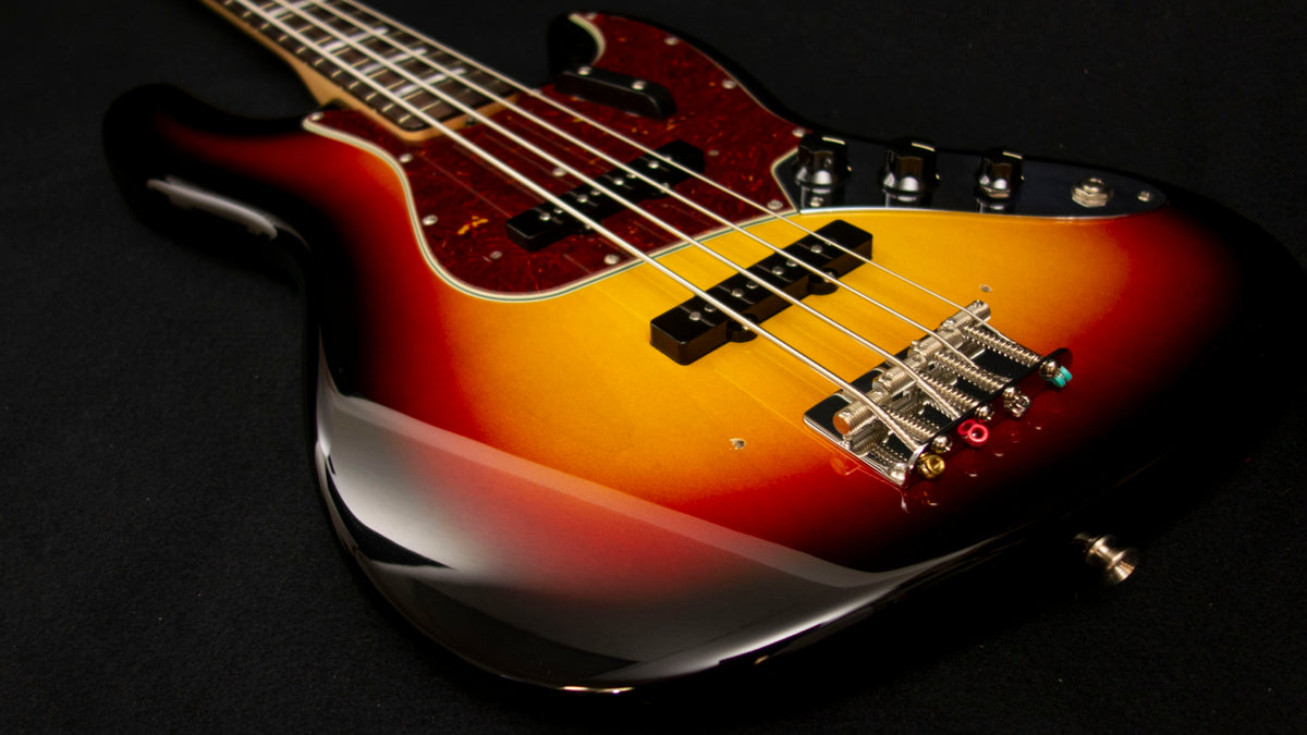 Fender Custom Shop 66 JAZZ BASS New Old Stock - Rosewood Fret Board - 3 Tone Sunburst - 8.65-9.0 pounds - R149009