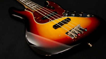 Fender Custom Shop 66 JAZZ BASS New Old Stock - Rosewood Fret Board - 3 Tone Sunburst - 8.65-9.0 pounds - R149009