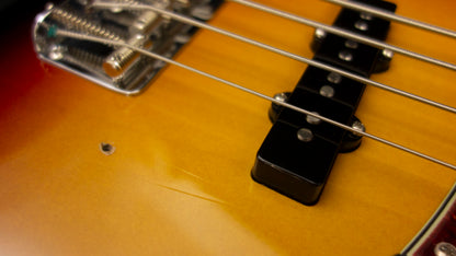 Fender Custom Shop 66 JAZZ BASS New Old Stock - Rosewood Fret Board - 3 Tone Sunburst - 8.65-9.0 pounds - R149009