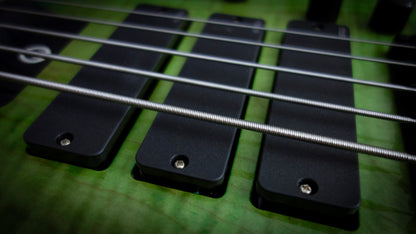 G.Gould E3 Studio 5 string bass - Premium Figured Maple top - Gorgeous Blue-Green burst finish - Graphite Composite Neck - New 3 pick-up w/ emg mixer - 9.35 pounds - #1548