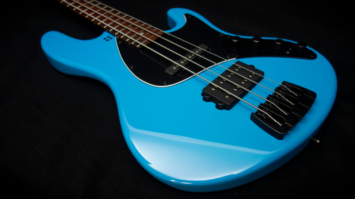 Sandberg California II / TM / Blacklabel PUs / 4-String 34" / Highgloss Marley Blue / Alder Body / Pau Ferro FB / Varied Dot Inlays / Black Head Stock / Black Hardware / Active 2-EQ / Split Switch / Black Pickguard - 8.4 pounds SN 50009