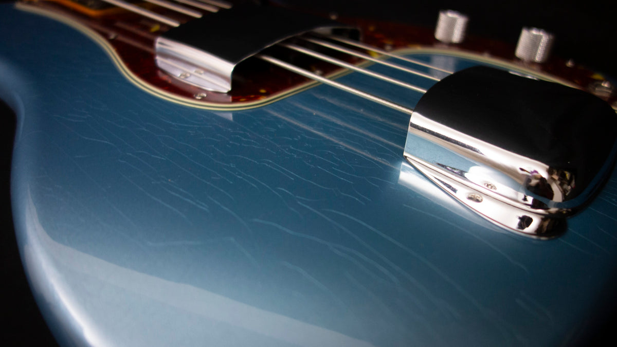 Fender Custom Shop 1965 Precision Bass® DLX Closet Classic, Blue Agave -   8.85 pounds - CZ591411