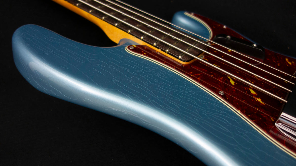 Fender Custom Shop 1965 Precision Bass® DLX Closet Classic, Blue Agave -   8.85 pounds - CZ591411