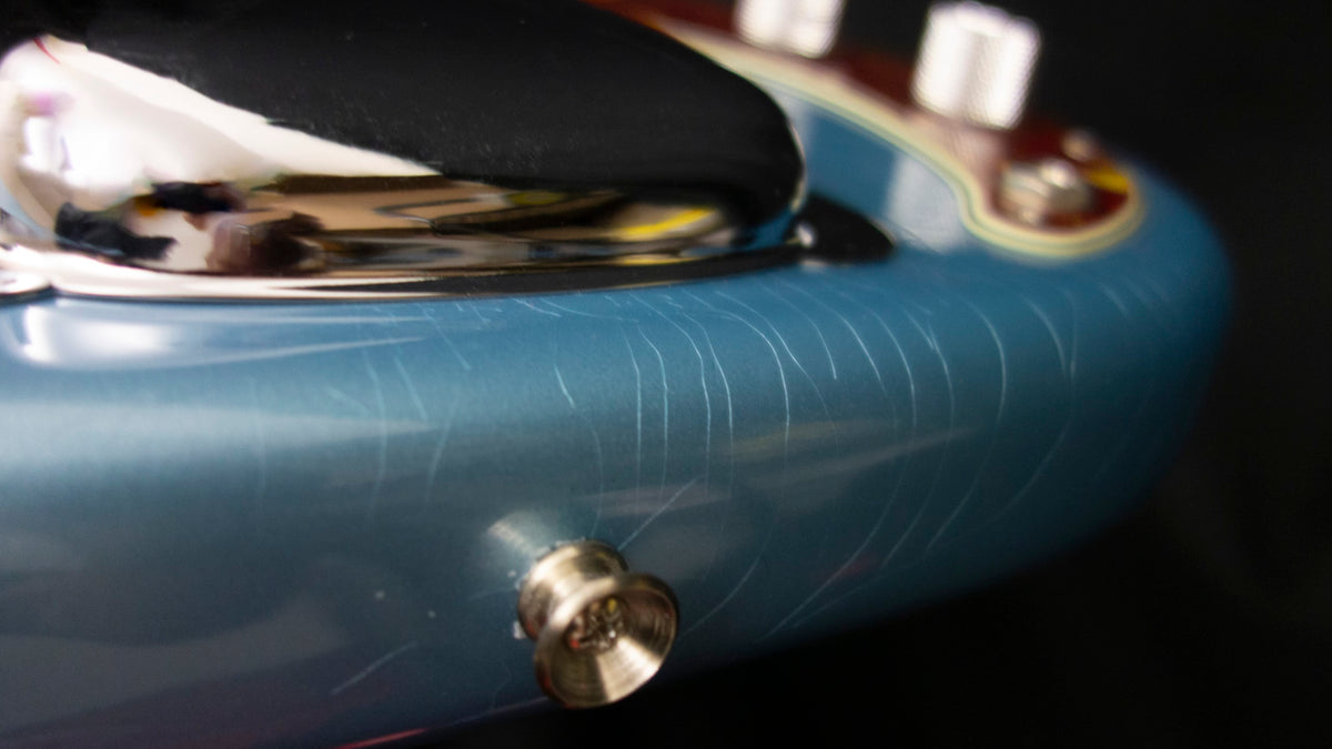 Fender Custom Shop 1965 Precision Bass® DLX Closet Classic, Blue Agave -   8.85 pounds - CZ591411