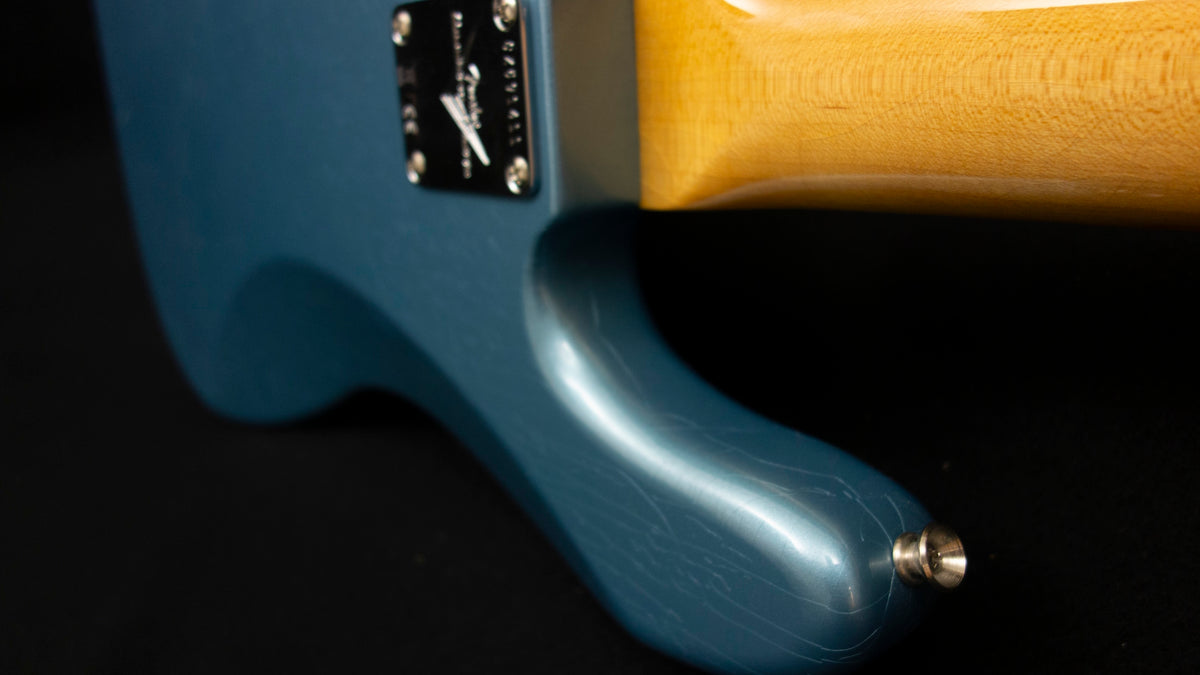 Fender Custom Shop 1965 Precision Bass® DLX Closet Classic, Blue Agave -   8.85 pounds - CZ591411