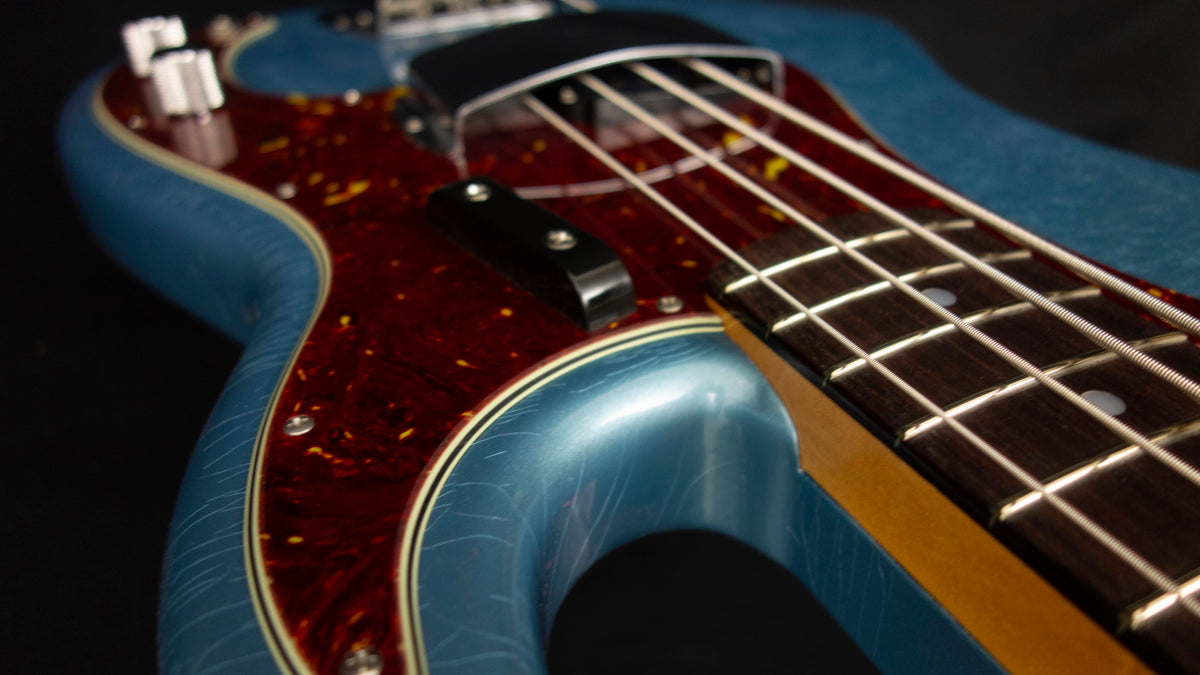 Fender Custom Shop 1965 Precision Bass® DLX Closet Classic, Blue Agave -   8.85 pounds - CZ591411