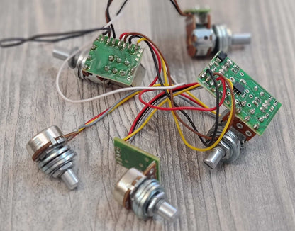 Sandberg EL00026 Preamp / 3-Band-EQ / 5-Pots